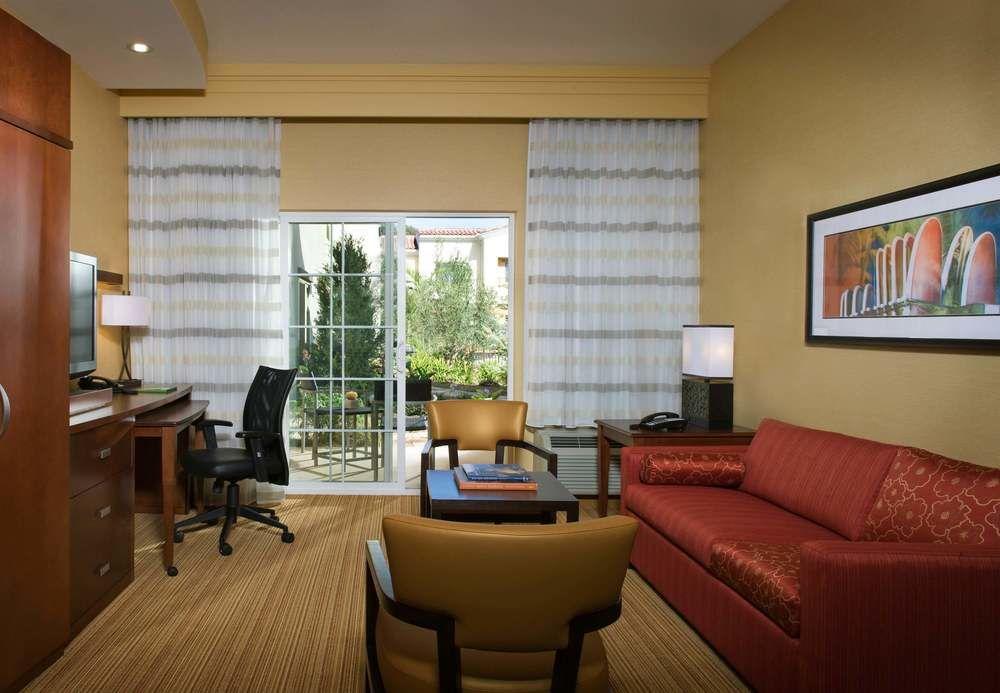 فندق Courtyard By Marriott Santa Barbara غولتا المظهر الخارجي الصورة