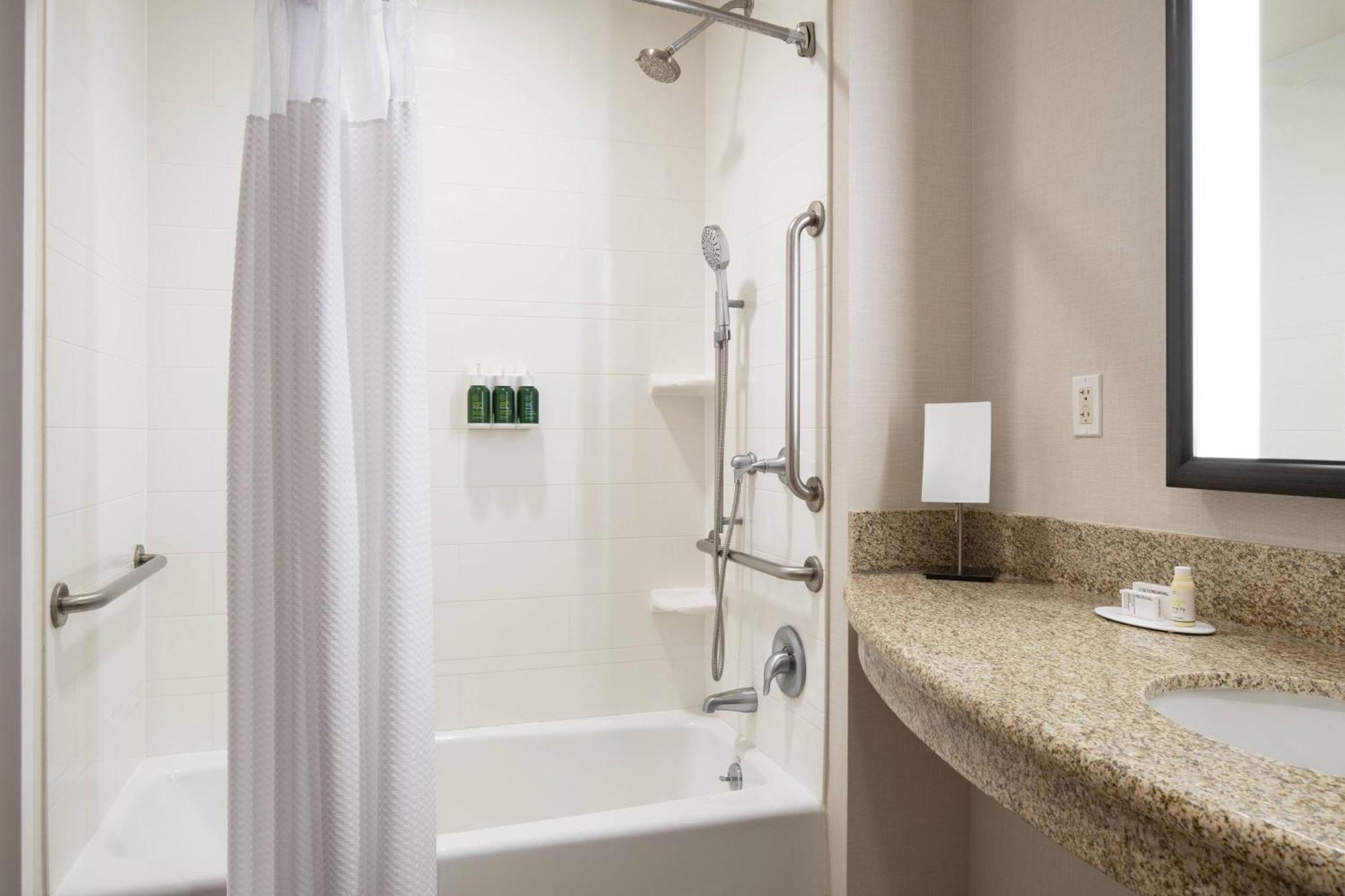 فندق Courtyard By Marriott Santa Barbara غولتا المظهر الخارجي الصورة