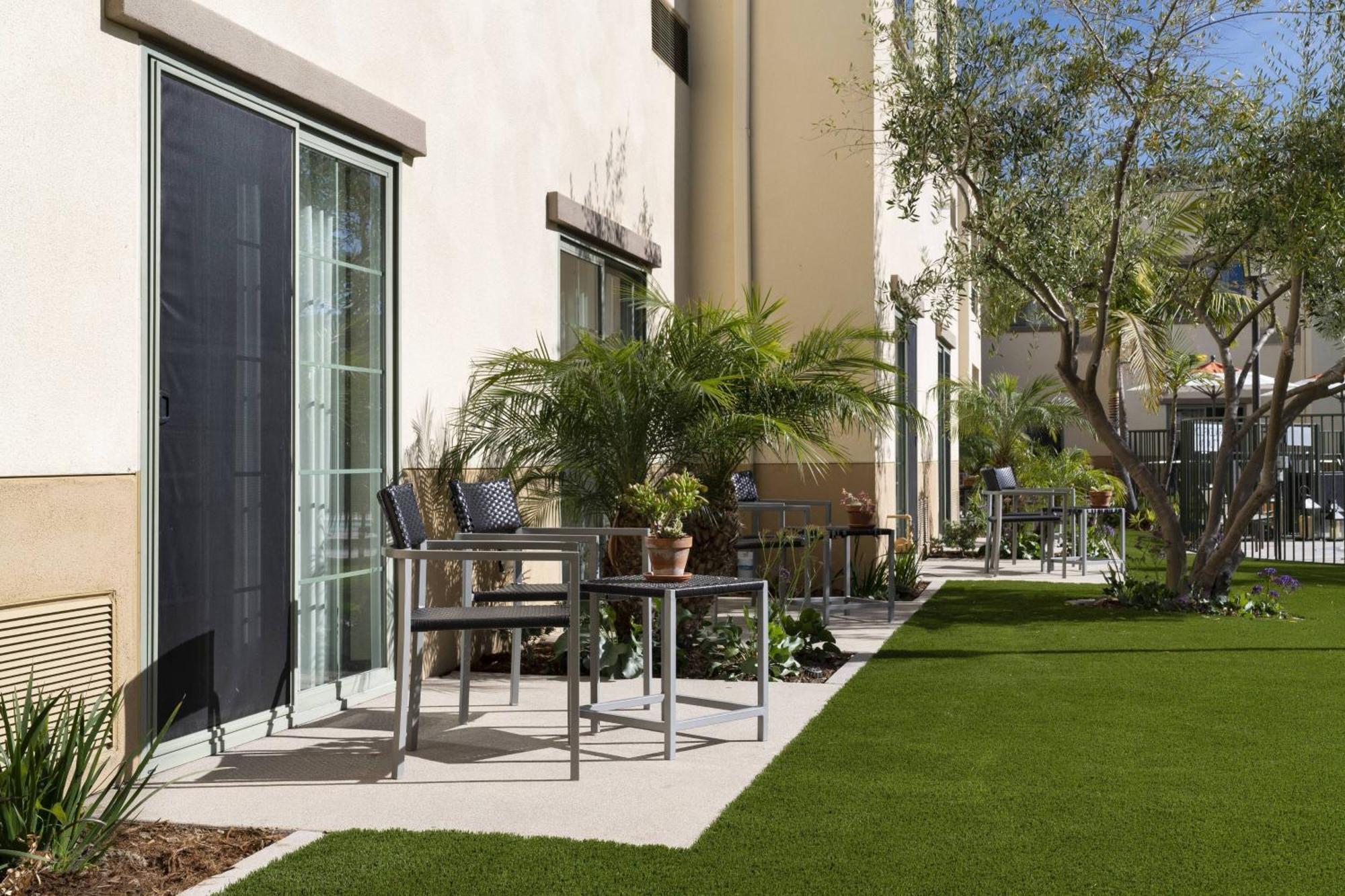 فندق Courtyard By Marriott Santa Barbara غولتا المظهر الخارجي الصورة